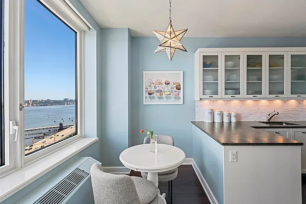 Sold by Nest Seekers International | media 5