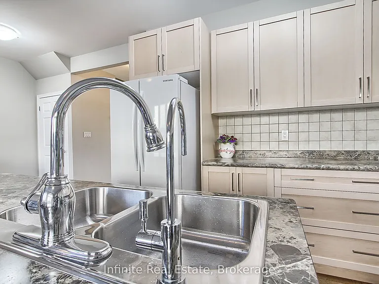 380 Lake St #11 — Photo 11