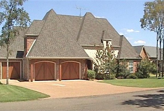 2nd image of 212 Saint Andrews Dr E