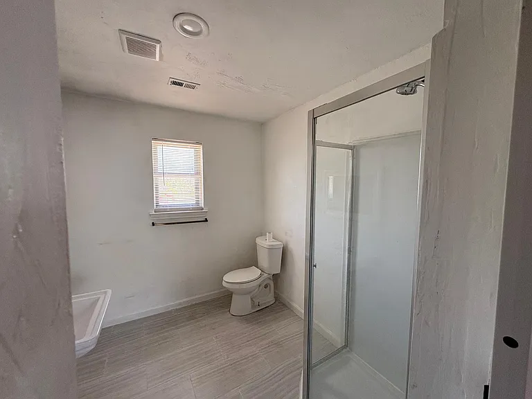805 W Rochelle Rd — Photo 7