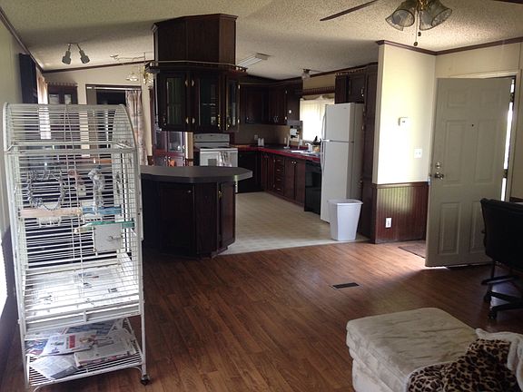 lots of cabinet and closet space. Laminated hardwood floorin
