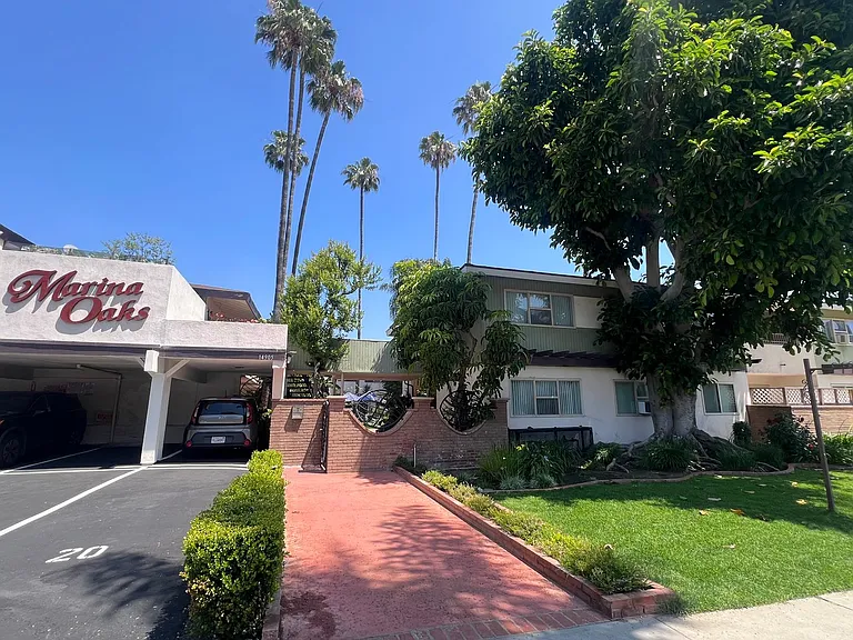 Marina Oaks — Photo 20