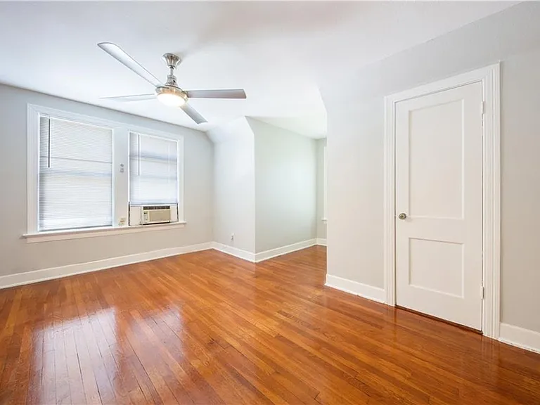 405 E 32nd St #B — Photo 13