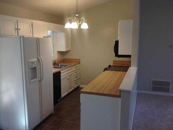3rd image of 1223 Martha Dr