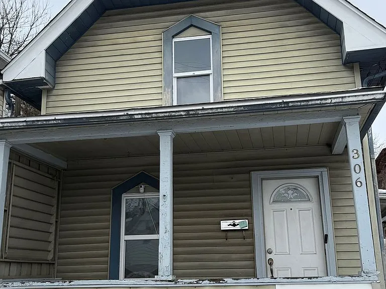 306 Laredo St — Photo 1