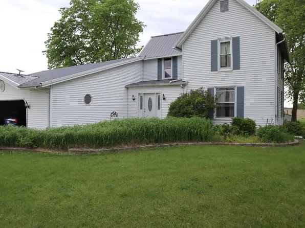 27963-1250 East St, Walnut, IL 61376
