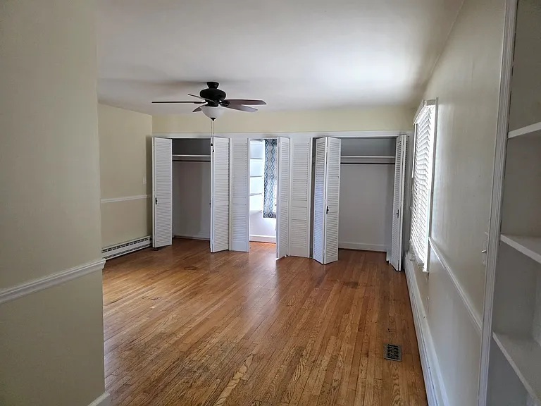 1046 N Main St — Photo 8