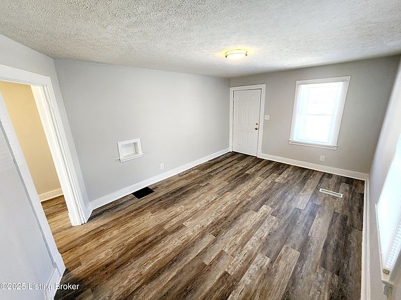 5th image of 936 Denmark St