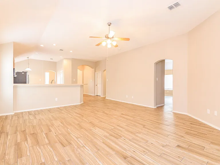 709 Fireberry Dr — Photo 5