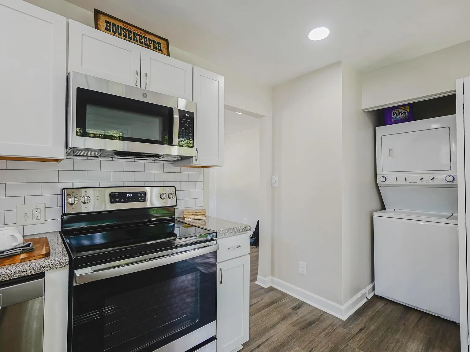 2106 Longleaf Dr — Photo 3