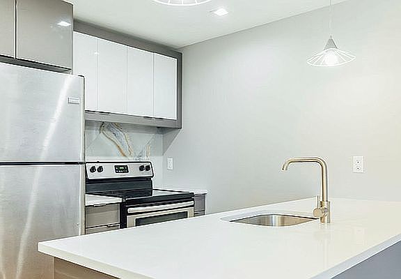 4th image of 125 Erasmus St #4A