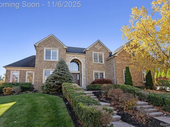 50623 Chesapeake Dr, Novi, MI 48374