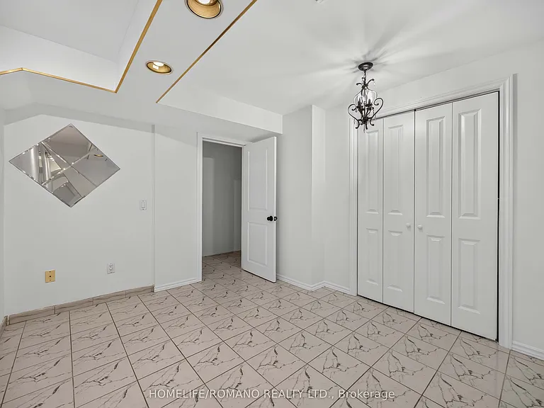 61 Gas Light Cres #BASEMENT — Photo 28