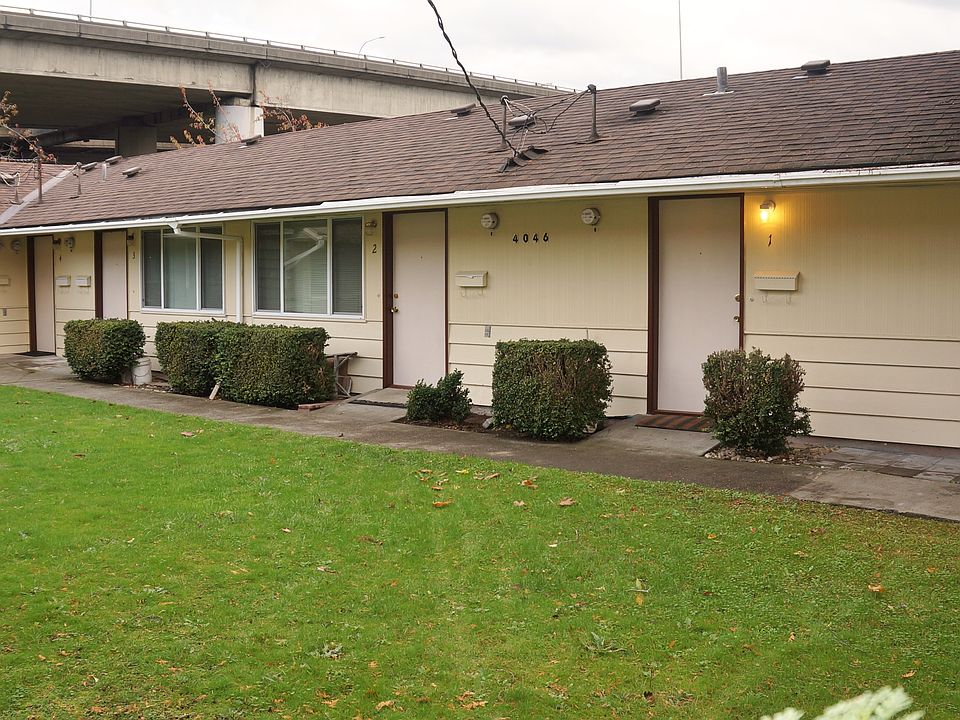 1st image of 4046 5th Ave NE