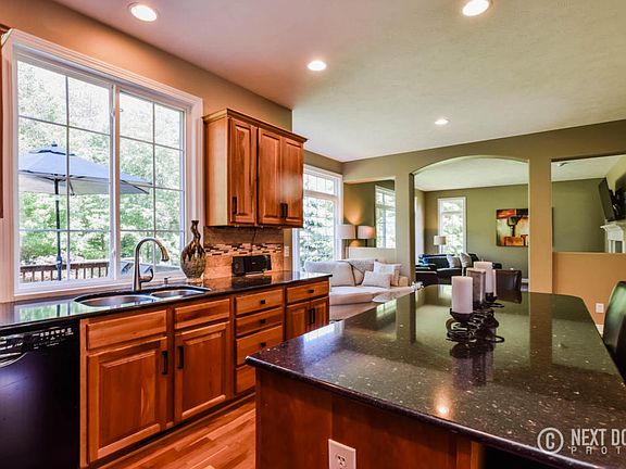 4th image of 2978 Brookwind Dr