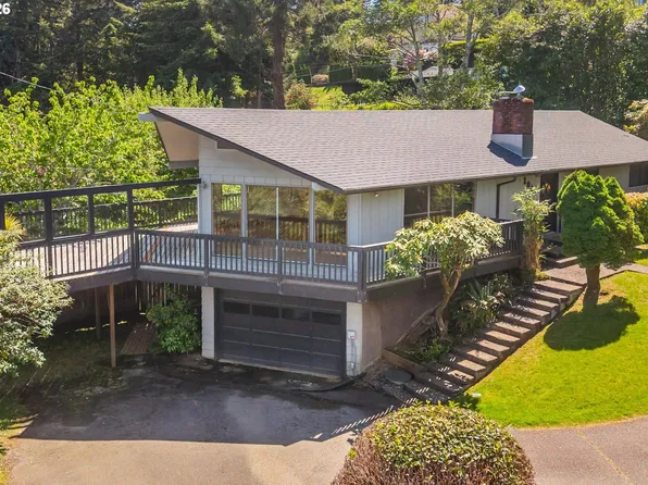 1045 Nutwood Ave, Coos Bay, OR 97420