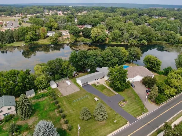 8275 College Trl, Inver Grove Heights, MN 55076