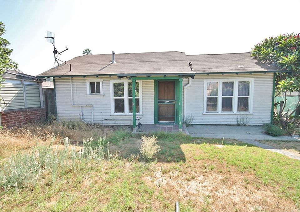1st image of 1026 S Gladys Ave