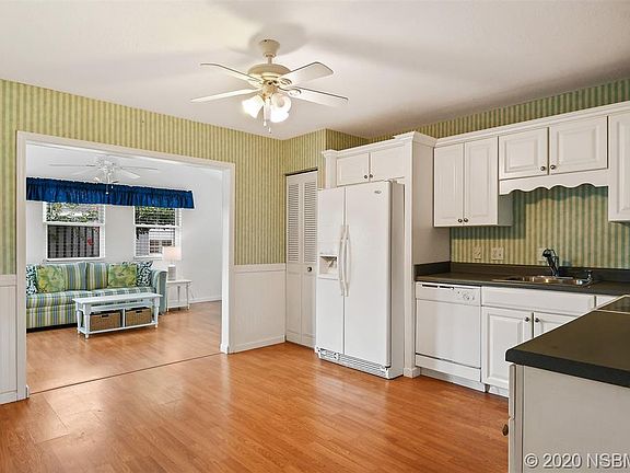 3rd image of 34 Sandra Cir