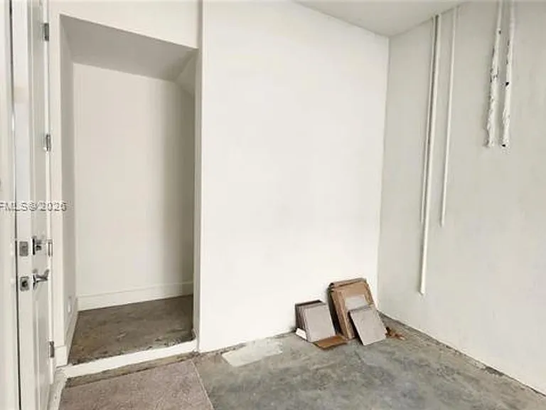 8119 NW 42nd St — Photo 29