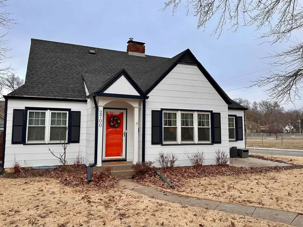 2700 SW Harland Ct, Topeka, KS 66604