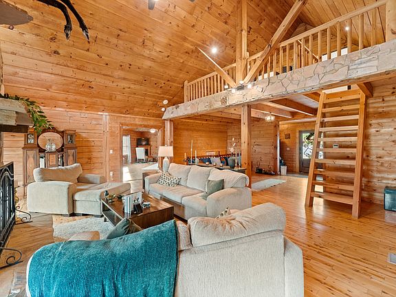 14th image of 2063 Kennedy Creek Rd