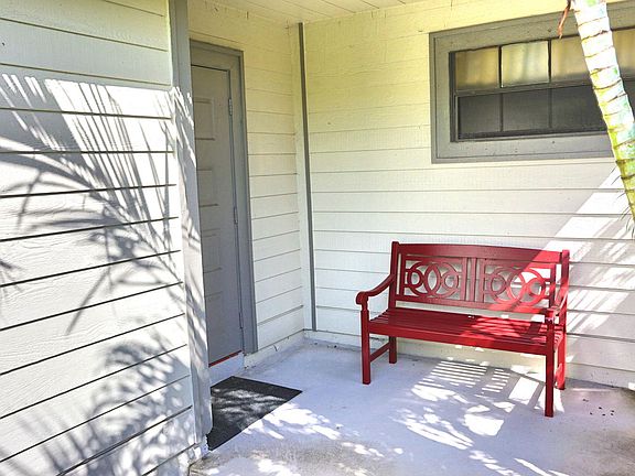 3rd image of 2542 Bedford Mews Dr