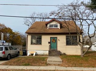 17 E 1st Ave, Runnemede, NJ 08078