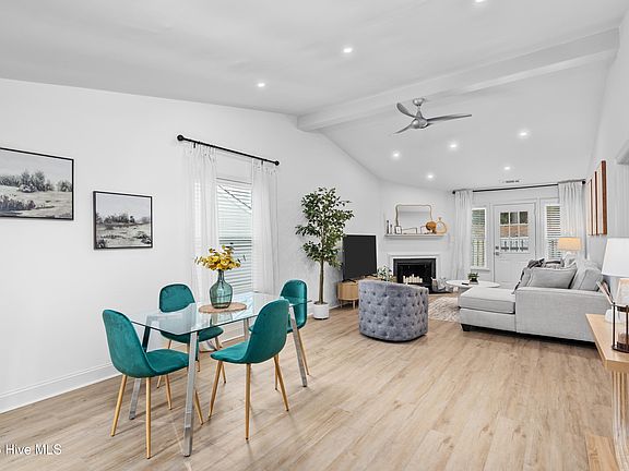 2nd image of 2015 Saba Drive