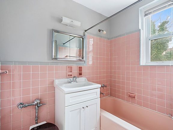 5th image of 1717 E 18th St APT 3K