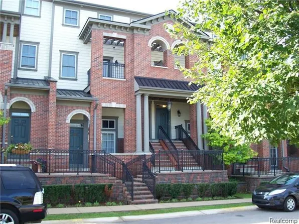 3891 Forester Blvd #60, Auburn Hills, MI 48326