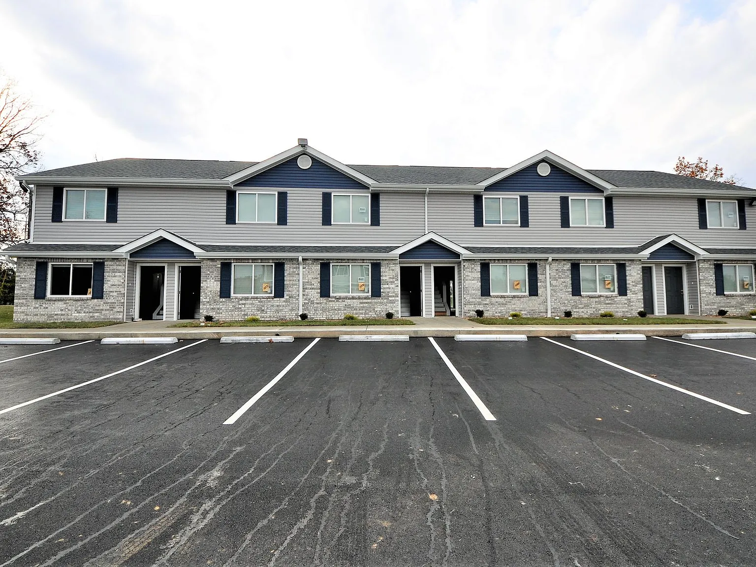 Bennington Place Apartments - 2 Bedroom Townhome — Photo 2