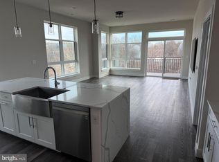 1761 Old Meadow Rd #517, McLean, VA 22101