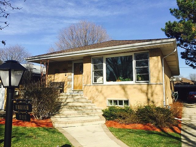 1st image of 925 Robinhood Ln
