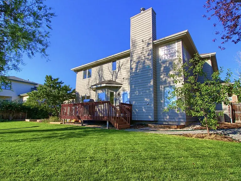 1130 Utica Cir — Photo 23
