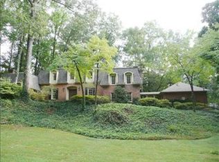 6077 River Oaks Rd, Memphis, TN 38120