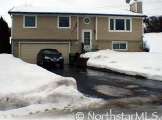 650 Saxony Cir, Chaska, MN 55318