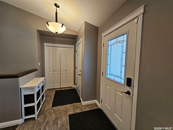 4th image of 537 5th Avenue E #E