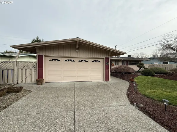 13601 NE Sacramento St, Portland, OR 97230