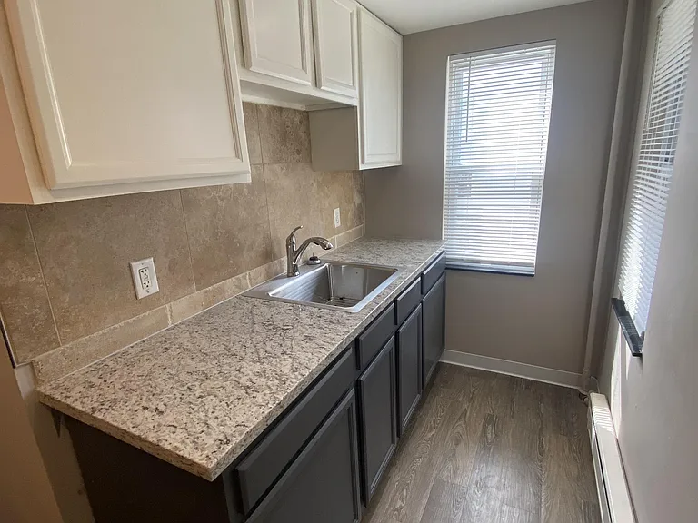 285 Concord St — Photo 11