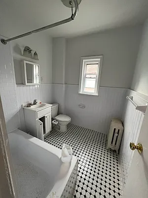 Rented by Delmark Realty LLC | media 28