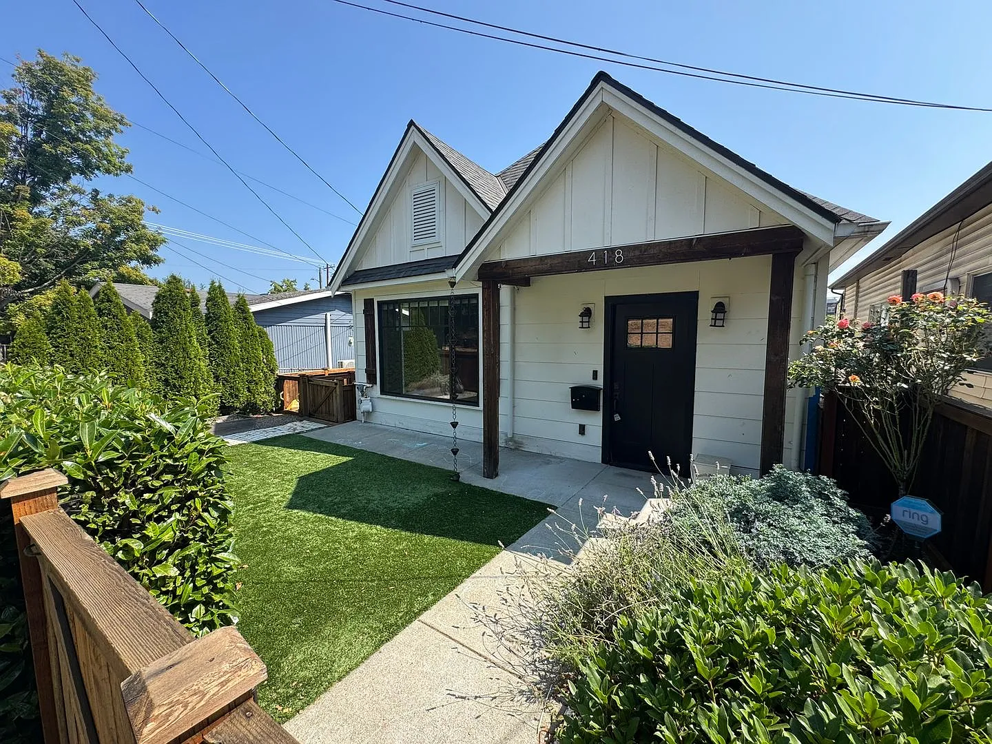 4Bd/2.5Ba Seattle Home — Photo 1
