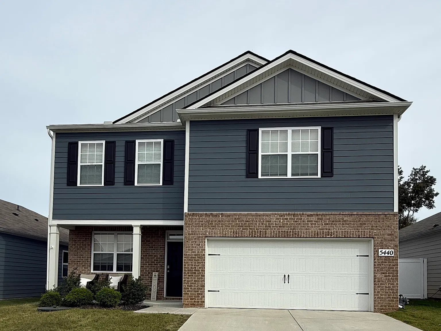 4 bed, 2.5 bath, 2250 sqft, $2,500 — Photo 1