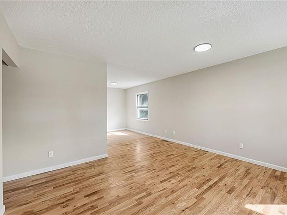 4th image of 7408 E 49th Ter