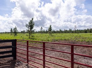 4 Davis Rd, Hilliard, FL 32046