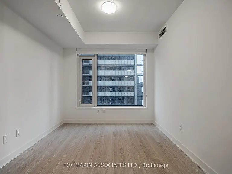 11 Yorkville Ave #802 — Photo 21