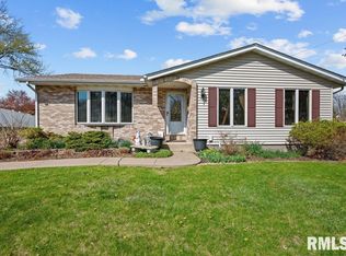 2648 E 39th St, Davenport, IA 52807