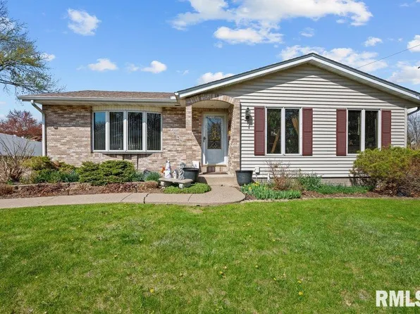 2648 E 39th St, Davenport, IA 52807