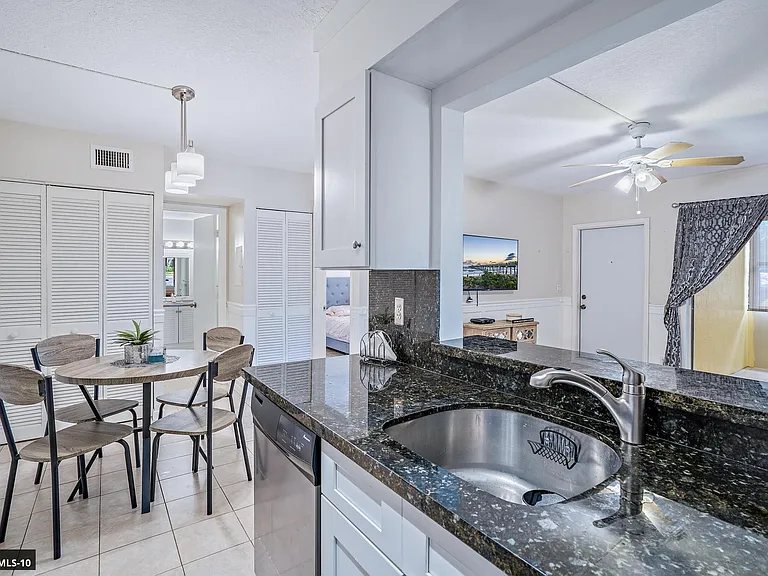 6328 Chasewood Dr — Photo 3