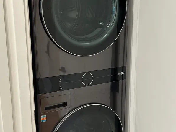 1060 Jefferson Avenue image 9 of 10